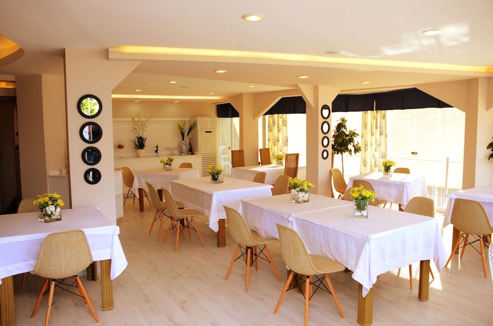Ata Park Hotel Fethiye Esterno foto