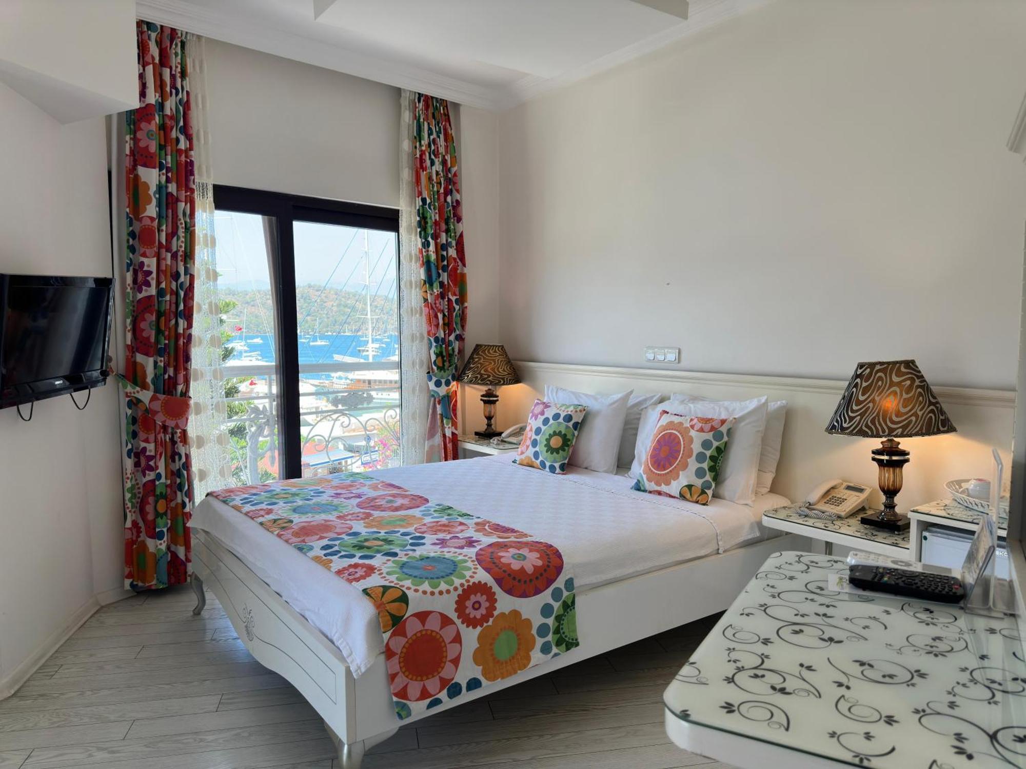 Ata Park Hotel Fethiye Esterno foto