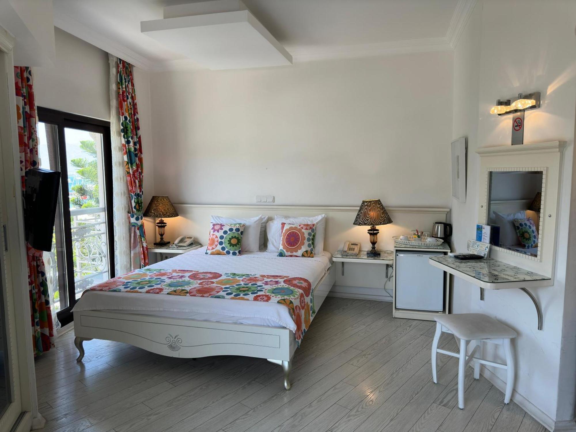 Ata Park Hotel Fethiye Esterno foto