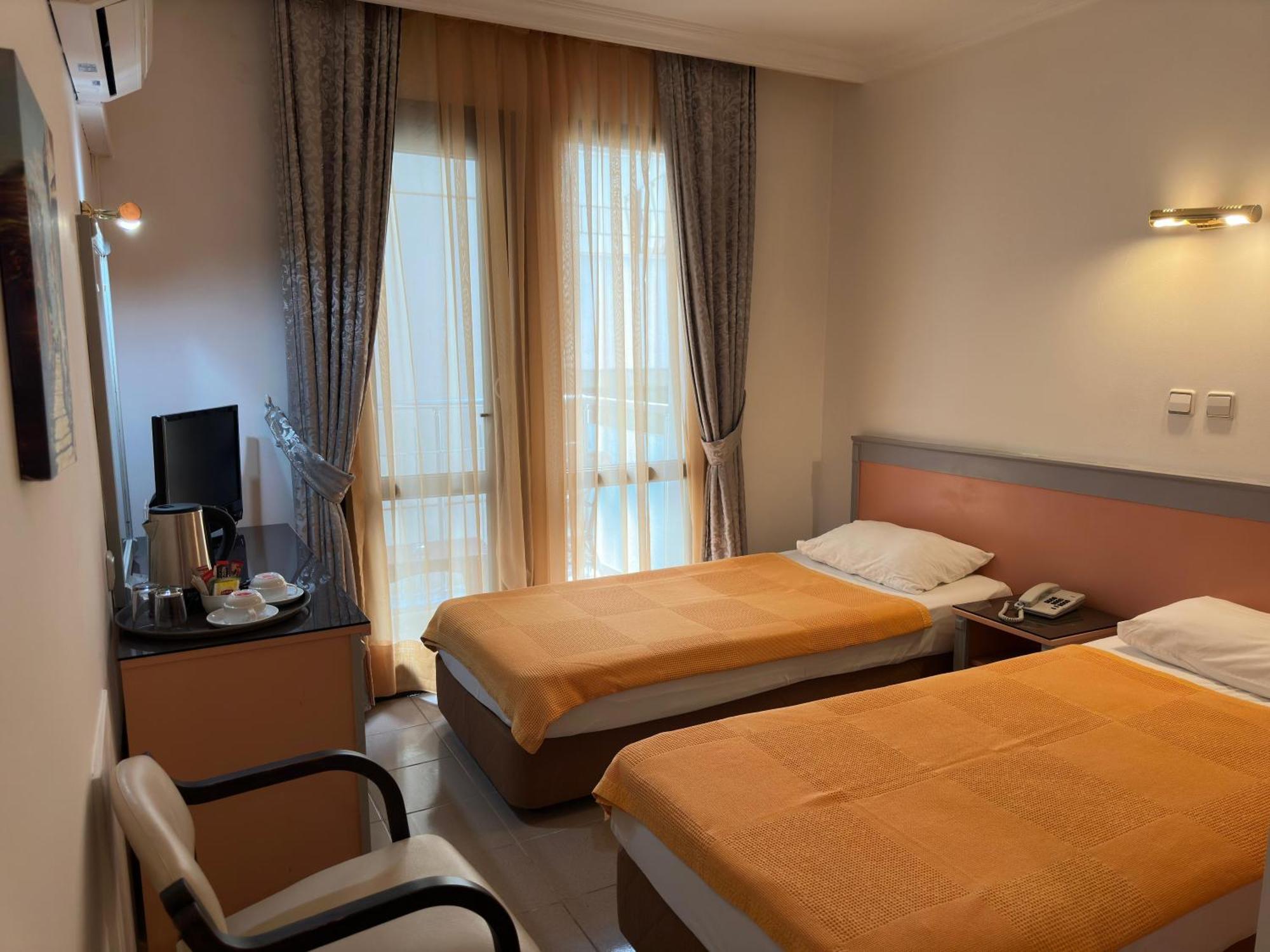 Ata Park Hotel Fethiye Esterno foto