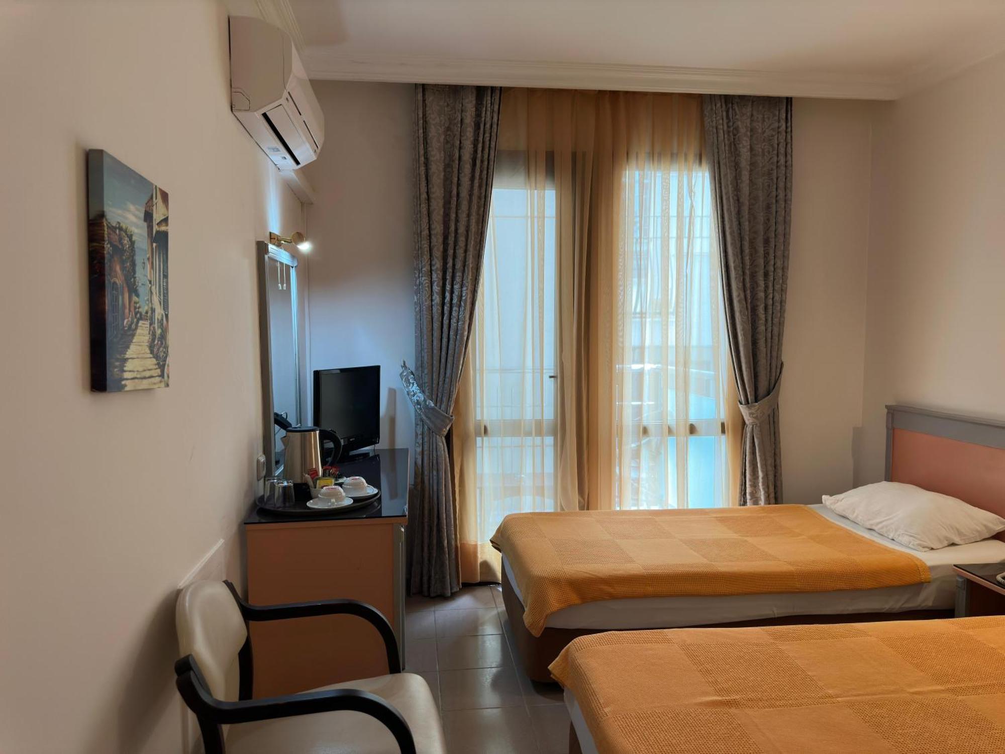 Ata Park Hotel Fethiye Esterno foto
