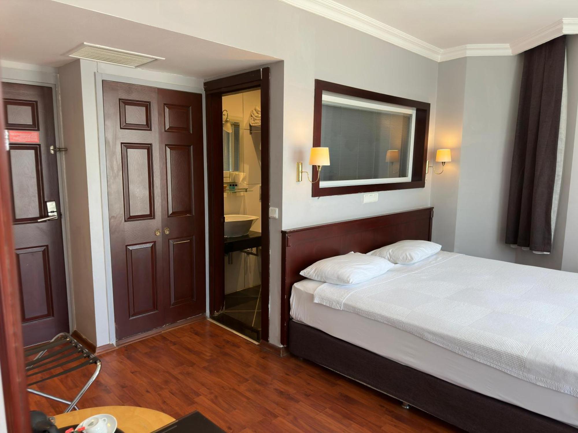 Ata Park Hotel Fethiye Esterno foto